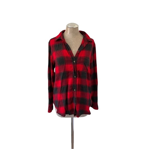 American Eagle Outfitters Tops - American Eagle Red Grey Buffalo Plaid Flannel Boyfriend Fit Button Down Shirt M